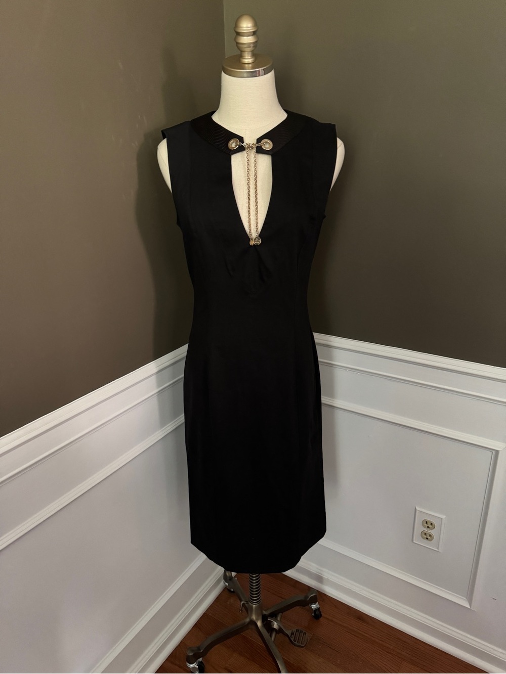 GUCCI Gorgeous Black Dress Sz 42/6 MSRP $2,200